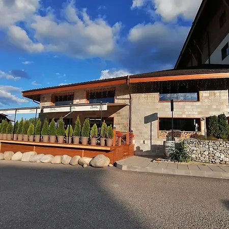 White Lavina - Ski, Bike, Hike 公寓式酒店 4*