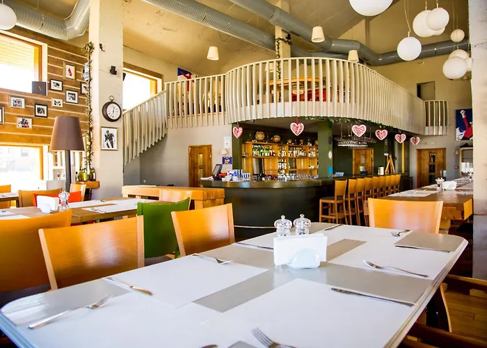 White Lavina - Ski, Bike, Hike 公寓式酒店