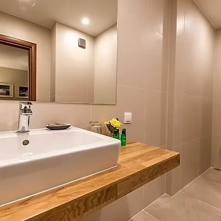 White Lavina - Ski, Bike, Hike Apart-hotel 4*