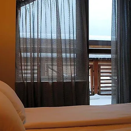 White Lavina - Ski, Bike, Hike Apart-hotel