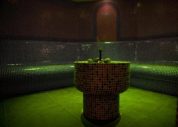 White Lavina - Ski, Bike, Hike Aparthotel Bansko